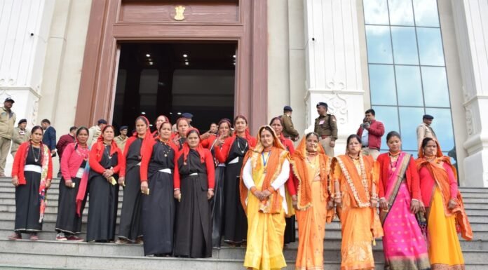 Uttarakhand Budget Session:-गैरसैंण की महिला मंगल दल की महिलाओं ने दर्शक दीर्घा में बैठकर देखी सदन की कार्यवाही