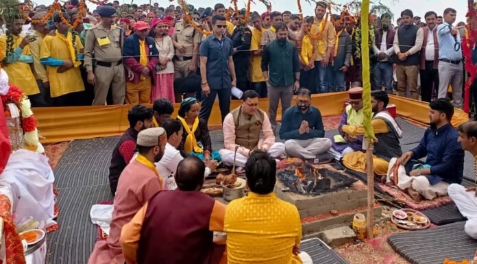 Tehri garhwal:-नागदेवता मंदिर में मूर्ति प्राण प्रतिष्ठा कार्यक्रम में शामिल हुए सीएम धामी-पूजा अर्चना कर की प्रदेश एवं प्रदेशवासियों की खुशहाली एवं सुख समृद्धि की कामना
