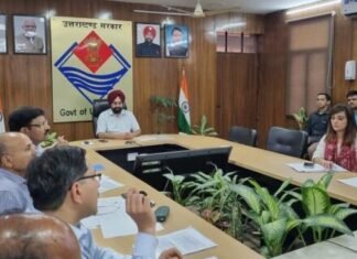 Uttarakhand:-मुख्य सचिव ने की पीएम स्वनिधि योजना की प्रगति की समीक्ष-स्वनिधि योजना के अन्तर्गत राज्य के 25 हजार स्ट्रीट वेंडर्स को ऋण उपलब्ध कराने के लक्ष्य को हासिल करने के दिए निर्देश