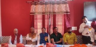 Uttarakhand:-पूर्व मुख्यमंत्री त्रिवेंद्र सिंह रावत का बड़ा बयान कहा-राष्ट्र और अपनी कौम के लिए एक हाथ में शास्त्र और दूसरे हाथ में शस्त्र जरूरी