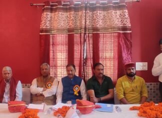 Uttarakhand:-पूर्व मुख्यमंत्री त्रिवेंद्र सिंह रावत का बड़ा बयान कहा-राष्ट्र और अपनी कौम के लिए एक हाथ में शास्त्र और दूसरे हाथ में शस्त्र जरूरी