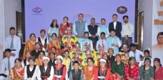 मुख्यमंत्री पुष्कर धामी ने ‘हिल की बात:युवा संवाद’ कार्यक्रम में स्कूली छात्र-छात्राओं से किया संवाद कहा-जो भी अपना कार्यक्षेत्र चुनें,उसमें लीडर की भूमिका में रहें