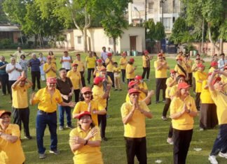 Noida:-जलवायु विहार कम्युनिटी सेंटर लाफ्टर क्लब के सदस्यों ने मनाया वर्ल्ड लाफ्टर डे,शानदार और मंत्रमुग्ध कर देने वाले कार्यक्रम किए प्रस्तुत