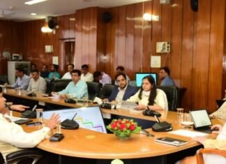 मुख्यमंत्री पुष्कर धामी ने की सशक्त उत्तराखण्ड@25 के लक्ष्यों को हासिल करने के लिए आईटीडीए एवं उद्योग विभाग की समीक्षा,अधिकारियों को दिए सख्त निर्देश