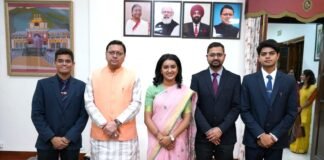 मुख्यमंत्री पुष्कर सिंह धामी से आई.ए.एस.प्रशिक्षु अधिकारियों ने की भेंट