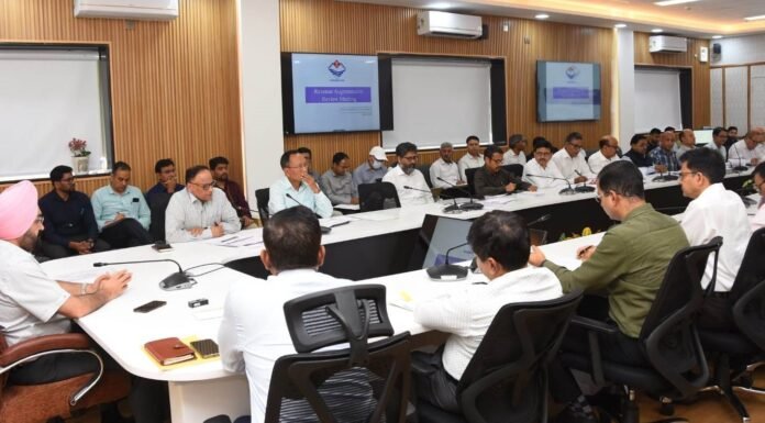 Uttarakhand:-मुख्य सचिव राजस्व वृद्धि से संबंधित विभागों की ली बैठक,राजस्व प्राप्ति के लिए निर्धारित लक्ष्य के अनुरूप कार्ययोजना तैयार करने के दिए निर्देश