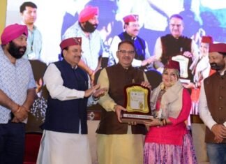 उत्तराखंड श्रीअन्न महोत्सव में आयोजित सांस्कृतिक संध्या में पुहंचे केन्द्रीय रक्षा राज्य मंत्री अजय भट्ट कहा-मोटा अनाज आज अमीरों की थाली का हिस्सा बन गया है