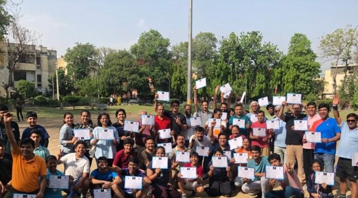 Noida:-विश्व एथलेटिक्स और हास्य दिवस पर जल वायु विहार स्पोर्ट्स टीम ने किया विभिन्न खेल प्रतियोगिताओं का आयोजन