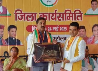 Uttarakhand:-भाजपा महा जनसंपर्क अभियान के प्रदेश प्रभारी खिलेंद्र चौधरी ने उत्तरकाशी ज़िले की कार्यसमिति में कार्यकर्ताओं का किया आह्वान कहा-बदलते भारत में सहयोग को आगे बढ़कर नायक के कार्यों को जन-जन तक पहुंचाए कार्यकर्ता