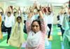 अंतरराष्ट्रीय योग दिवस पर विधानसभा अध्यक्ष ऋतु खण्डूडी ने विधान सभा भवन में विधानसभा के अधिकारियों एवं कर्मचारीयों के साथ किया योगाभ्यास