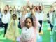 अंतरराष्ट्रीय योग दिवस पर विधानसभा अध्यक्ष ऋतु खण्डूडी ने विधान सभा भवन में विधानसभा के अधिकारियों एवं कर्मचारीयों के साथ किया योगाभ्यास