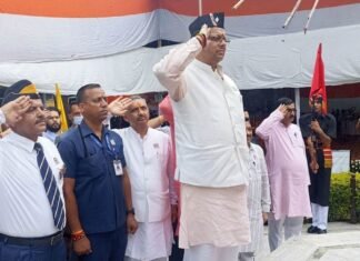 Kargil Vijay Diwas:-सीएम धामी ने कारगिल विजय दिवस की पूर्व संध्या पर देश के लिये अपने प्राण न्यौछावर करने वाले वीर शहीदों को अर्पित की श्रद्धांजलि