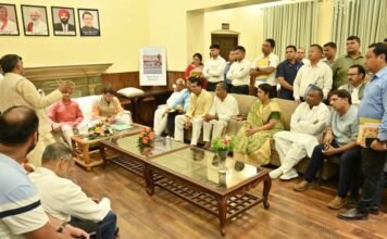 Haridwar:-मुख्यमंत्री पुष्कर धामी ने की हरिद्वार में जलभराव की स्थिति की समीक्षा,अधिकारियों को दिये निरंतर स्थिति पर नजर रखने के निर्देश