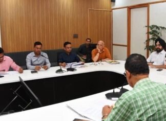 Uttarakhand:-मुख्य सचिव ने की केदारनाथ पुनर्निर्माण कार्यों की समीक्षा,अधिकारियों को सभी कार्य निर्धारित समय सीमा में पूर्ण करने के दिए निर्देश