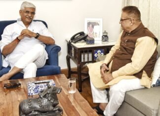 New Delhi:-केंद्रीय जलशक्ति मंत्री गजेन्द्र शेखावत से मिले कैबिनेट मंत्री गणेश जोशी,नमामि गंगे परियोजना के तहत 100 करोड़ की योजनाओं की स्वीकृति प्रदान किए जाने का किया अनुरोध