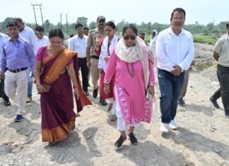 Kotdwar Disaster:-विधानसभा अध्यक्ष ऋतु खण्डूडी ने कोटद्वार विधानसभा क्षेत्र के आपदा ग्रसित क्षेत्रों का किया निरीक्षण,मालन नदी पर वैकल्पिक पुल तैयार करने के दिए निर्देश