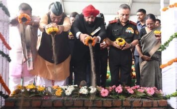 Uttarakhand:-राज्यपाल लेफ्टिनेंट जनरल गुरमीत सिंह,सीडीएस अनिल चौहान ने किया सैन्य धाम में ‘अमर जवान ज्योति’का शिलान्यास,1734 शहीदों के आंगन से लाई गई पवित्र मिट्टी,28 नदियों का पवित्र जल किया अर्पित