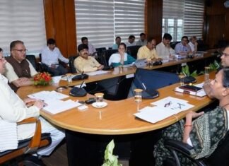 मुख्यमंत्री पुष्कर धामी ने की सशक्त उत्तराखण्ड@25 के लक्ष्यों की प्राप्ति के संबंध में ग्राम्य विकास एवं पंचायतीराज विभाग की समीक्षा