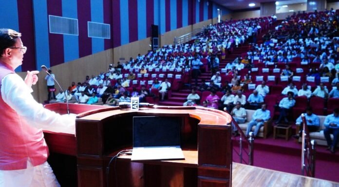 Uttarakhand:-मुख्यमंत्री पुष्कर धामी ने दून विश्वविद्यालय में सहकार भारती द्वारा आयोजित तीन दिवसीय सांस्कृतिक और साहित्यिक महोत्सव का किया शुभारंभ