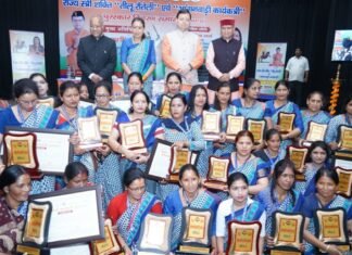 Tilu Rauteli Awards:-उत्तराखंड की 14 बिटियों को तीलू रौतेली पुरस्कार एवं 35 महिलाओं को आंगनबाड़ी कार्यकत्री पुरस्कार,सरकार ने बढ़ाई पुरस्कार की धनराशि