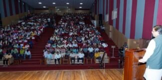 Uttarakhand:-दून विश्वविद्यालय में आयोजित दीक्षारंभ समारोह में शामिल हुए सीएम धामी कहा-उत्तराखंड को उत्कृष्ट राज्य बनाने में छात्र-छात्राओं की होगी अहम भूमिका