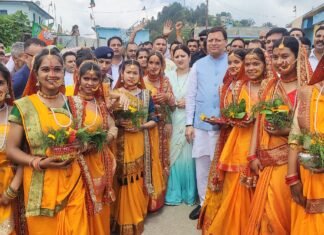 Champawat:-बिरगुल क्षेत्र के आयोजित रक्षाबंधन कार्यक्रम में शामिल हुए सीएम धामी कहा-प्रदेश की नारी आर्थिक व सामाजिक रूप से बन रही है सशक्त