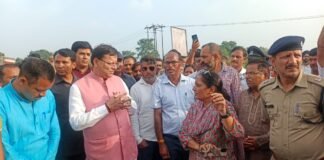 Kotdwar Disaster:-मुख्यमंत्री पुष्कर सिंह धामी ने विधानसभा अध्यक्ष रितु खंडूरी के साथ किया कोटद्वार के आपदाग्रस्त क्षेत्र का स्थलीय निरीक्षण