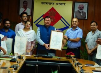 Uttarakhand:-मुख्यमंत्री पुष्कर धामी से सचिव सूचना प्रौद्योगिकी शैलेश बगोली एवं निदेशक आई.टी.डी.ए.नीतिका खण्डेलवाल ने की भेंट