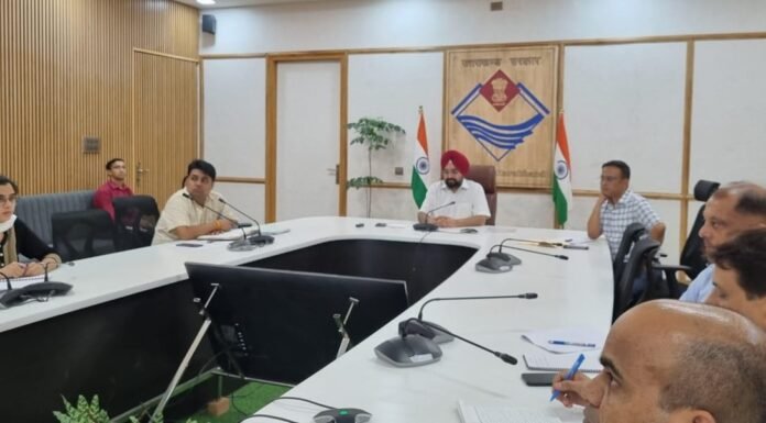 Uttarakhand:-सरकारी कर्मचारियों को मिलेगा बैंक कॉरपोरेट सैलरी पैकेज,मुख्य सचिव ने अच्छे पैकेज देने वाले बैंकों के साथ अनुबंध करने के दिए निर्देश