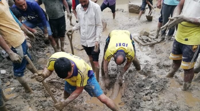 Uttarakhand Cloud Burst:-राज्य में भारी बारिश का कहर,चारधाम यात्रा रुकी,कई लोगों की मौत,जिलाधिकारियों-एसडीआरएफ को हाई अलर्ट पर रहने के निर्देश
