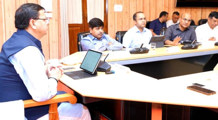 Uttarakhand disaster:-चारधाम यात्रा 2 दिनों के लिए स्थगित,अतिवृष्टि के दृष्टिगत सीएम धामी ने उच्चाधिकारियों के साथ की बैठक,सभी को अलर्ट मोड पर रहने के दिए निर्देश