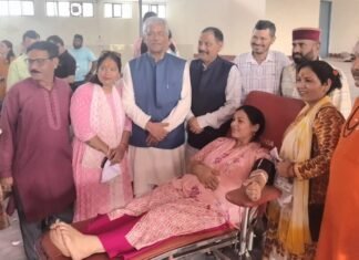 Uttarakhand:-डेंगू से लड़ाई के लिए पूर्व सीएम त्रिवेंद्र के आह्वान पर रक्तदान शिविर में बड़ी संख्या में लोगों की उमड़ी भीड़,200 से ज्यादा लोगों ने किया रक्तदान