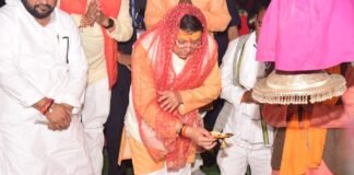 Champawat:-देवीधुरा में मां वाराही धाम में लगने वाले प्रसिद्ध बगवाल मेले में शामिल हुए सीएम धामी,राज्य में खुशहाली के लिए मां से की कामना