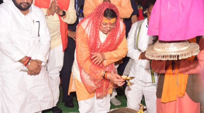 Champawat:-देवीधुरा में मां वाराही धाम में लगने वाले प्रसिद्ध बगवाल मेले में शामिल हुए सीएम धामी,राज्य में खुशहाली के लिए मां से की कामना