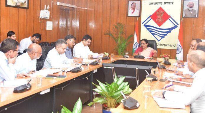 Uttarakhand:-अपर मुख्य सचिव राधा रतूड़ी ने की मुख्यमंत्री घोषणाओं की प्रगति की समीक्षा,लोक निर्माण विभाग को 30 नवम्बर तक सड़कों को गड्ढ़ा मुक्त करने के दिए निर्देश
