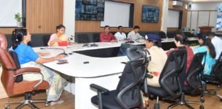 Dehradun:-उत्तराखंड में अभियान चलाकर बनाए जाएंगे निराश्रित बच्चों के आधार-राशन और आयुष्मान कार्ड अपर मुख्य सचिव ने अधिकारियों के दिए निर्देश