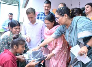 PM Modi Birthday:-विधानसभा अध्यक्ष ऋतु खण्डूडी ने कोटद्वार में दिव्यांग बच्चों के साथ मनाया प्रधानमंत्री नरेंद्र मोदी का जन्मदिवस