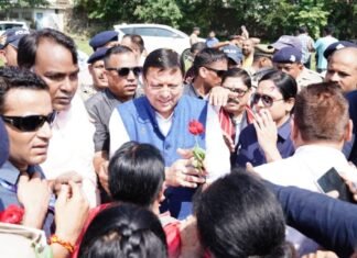 Uttarakhand:-लंदन दौरे के बाद देहरादून पहुंचे सीएम धामी कैबिनेट मंत्रियों ने किया भव्य स्वागत