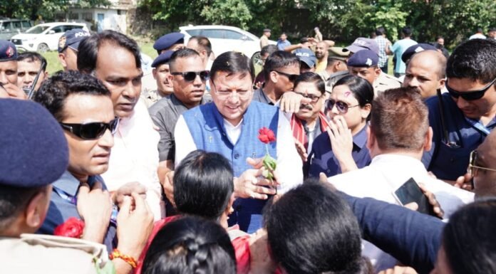 Uttarakhand:-लंदन दौरे के बाद देहरादून पहुंचे सीएम धामी कैबिनेट मंत्रियों ने किया भव्य स्वागत