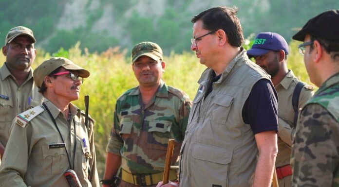 Nainital:-सीएम धामी ने कार्बेट पार्क में की जंगल सफारी कहा-कॉर्बेट से लगे गांवों के लोगों के लिए रोजगार और उनके द्वारा निर्मित स्थानीय उत्पादों को सरकार देगी बढ़ावा