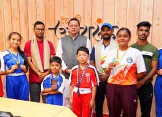 Uttarakhand:-मुख्यमंत्री पुष्कर धामी से नेशनल किक बॉक्सिंग प्रतियोगिता में प्रतिभाग करने वाले खिलाडियों ने की भेंट