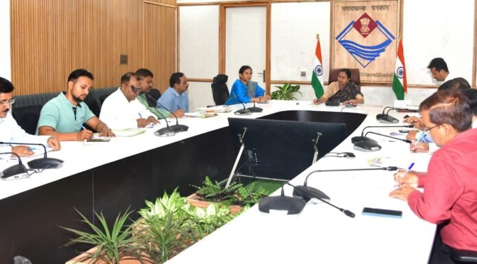 Uttarakhand:-गृह मंत्री अमित शाह के निर्देशों को जल्द पूरा करने के कड़े निर्देश,अपर मुख्य सचिव ने गृह विभाग के अधिकारियों के साथ लंबित प्रकरणों के संबंध में किया विचार-विमर्श