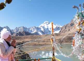 PM Modi In Pithoragarh:-आदि कैलाश की यात्रा करने वाले पहले प्रधानमंत्री बने मोदी,कैलाश आगमन पर स्थानीय लोगों ने किया जोरदार स्वागत