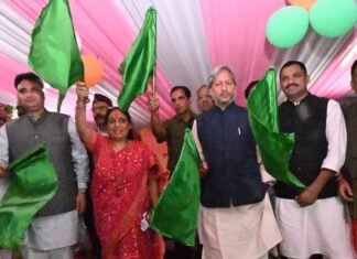 उत्तराखंड वासियों को मिली नई रेल सौगात,कोटद्वार-दिल्ली के बीच चलने वाली नई रेल गाड़ी का हुआ शुभारंभ