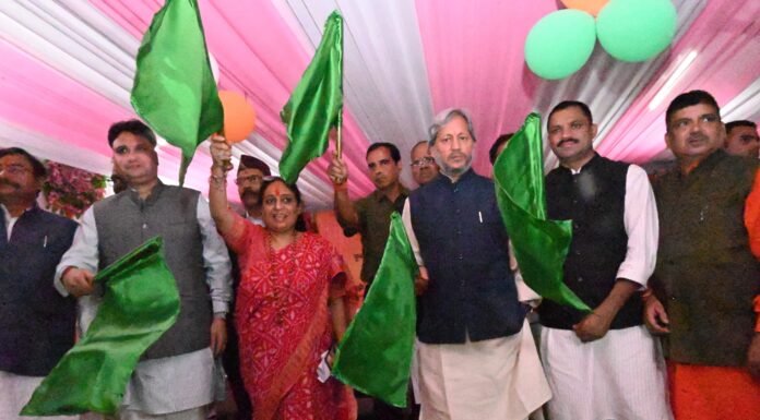 उत्तराखंड वासियों को मिली नई रेल सौगात,कोटद्वार-दिल्ली के बीच चलने वाली नई रेल गाड़ी का हुआ शुभारंभ