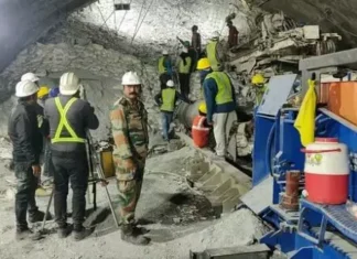 Uttarkashi Tunnel rescue LIVE:-सुरंग में फंसे श्रमिकों तक पहुंचने में बस 18 मीटर दूर टीम,हंस फाउंडेशन ने रेस्क्यू में लगी टीमों के लिए की भोजन की व्यवस्था,पीएम मोदी और सीएम धामी ने व्यक्त किया आभार