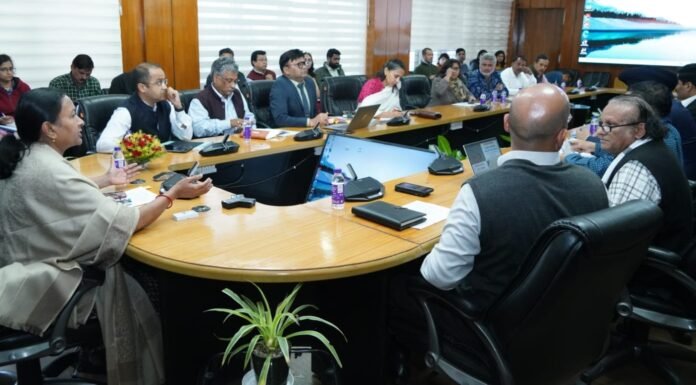 Dehradun:-आपदा प्रबंधन पर 6वीं अंतरराष्ट्रीय कांग्रेस को लेकर अपर मुख्य सचिव ने ली बैठक
