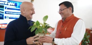 Uttarakhand:-फिल्म अभिनेता अनुपम खेर ने सीएम धामी से की भेंट,उत्तराखण्ड में फिल्मांकन एवं फिल्म निर्माण से संबंधित विभिन्न विषयों पर की चर्चा