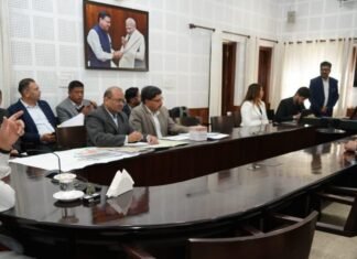 मुख्यमंत्री पुष्कर धामी ने की आदर्श चम्पावत के तहत संचालित योजनाओं और प्रस्तावित कार्यक्रमों की समीक्षा जिलाधिकारी को दिए जरूरी निर्देश