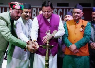 Dehradun:-सोशल बलूनी पब्लिक स्कूल में आयोजित उत्तराखण्ड लोक विरासत के समापन समारोह में शामिल हुए सीएम धामी,स्टालों का भ्रमण कर स्टाल स्वामियों का किया उत्साहवर्धन